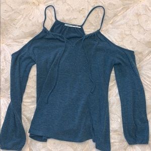 Cut out Shoulder Urban Top